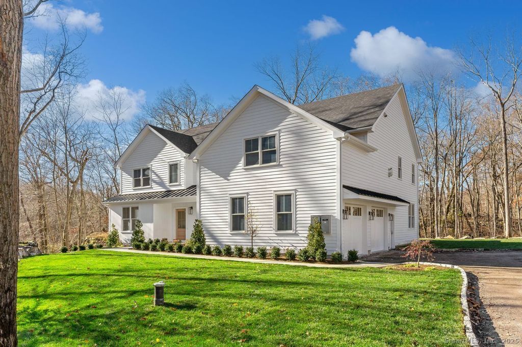 Property Photo:  109 Signal Hill Road  CT 06897 