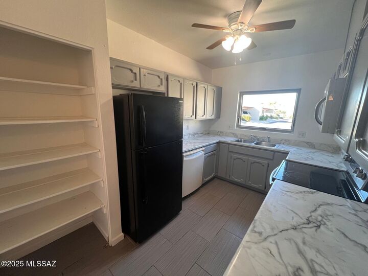 Property Photo: 8141 E Daniella Circle AZ 85715