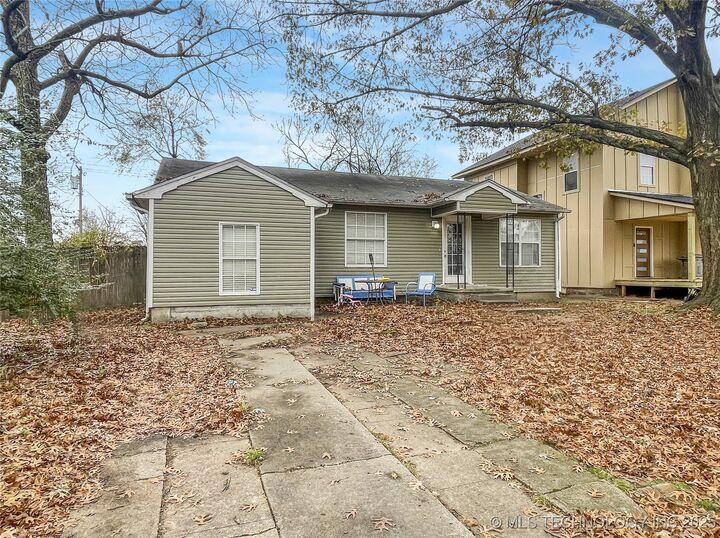 Property Photo: 1304 Summit Street OK 74403