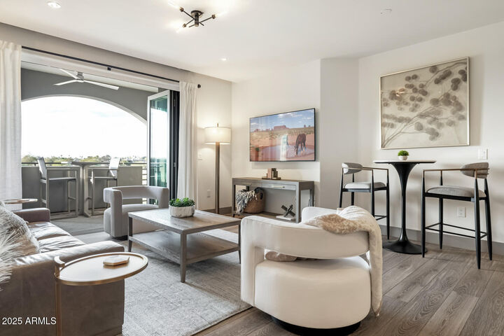 Property Photo:  15802 N 71st Street 313  AZ 85254 