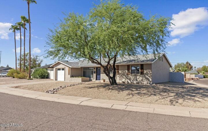Property Photo:  8638 E Palm Lane  AZ 85257 