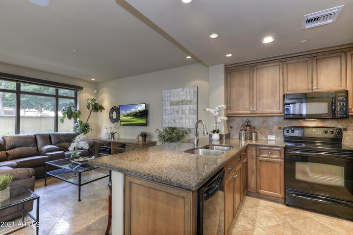 Property Photo:  7175 E Camelback Road 105  AZ 85251 