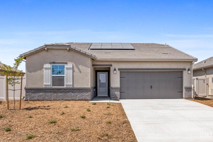 7936 Blueberry Avenue  Bakersfield CA 93313 photo