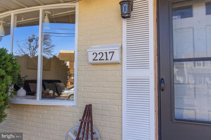 Property Photo:  2217 Hollinshed Avenue  NJ 08110 