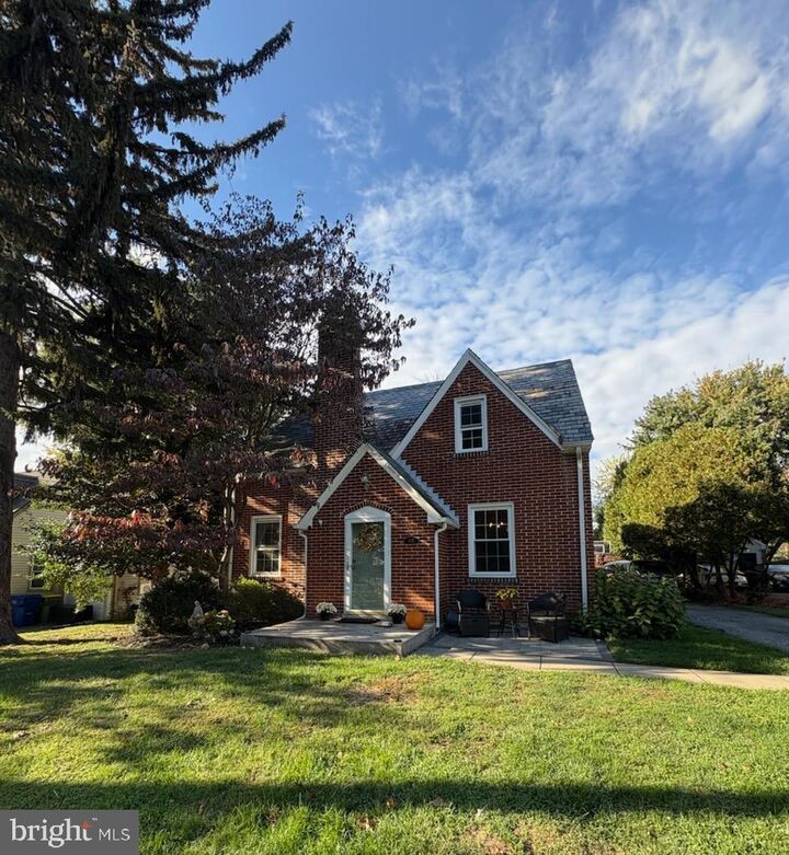 845 Paramount Avenue  Lancaster PA 17602 photo