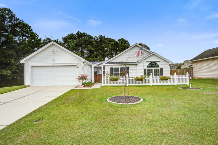 Property Photo: 102 Wyndham Drive SC 29485