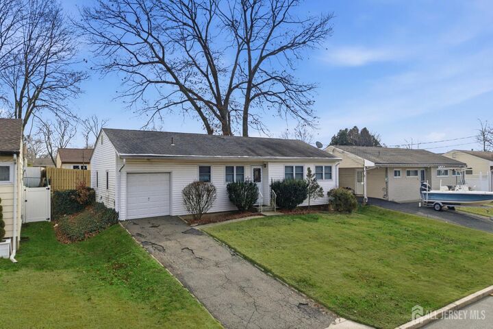 Property Photo:  11 Dartmouth Road  NJ 08859 