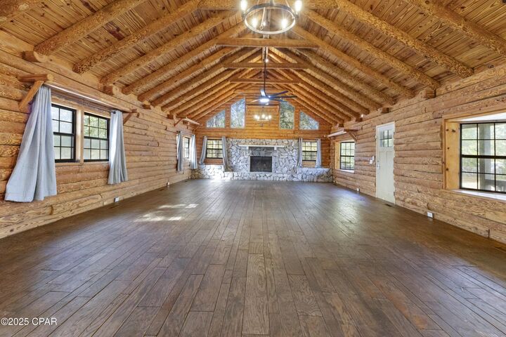 Property Photo: 9027 Crook Hollow Road FL 32404