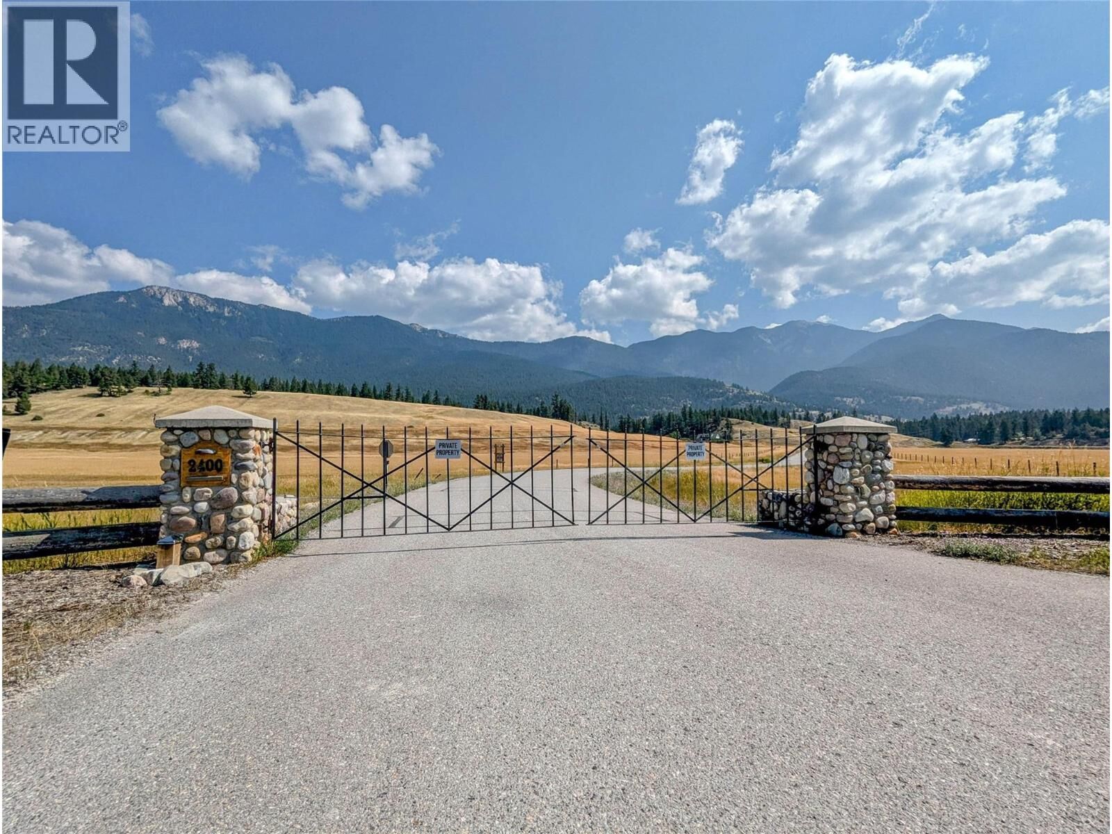 Property Photo:  2400 Kootenay Rd No 3 Road  BC V0B 1L1 