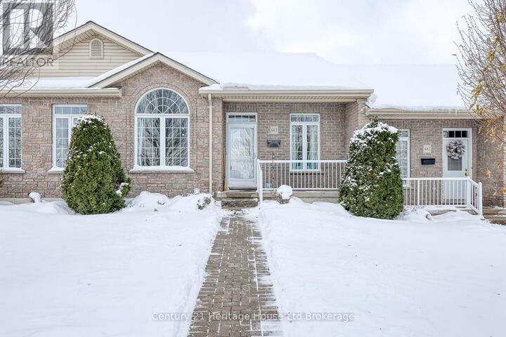 Photo de la propriété: 663 Southwood Way 4 ON N4S 9A6