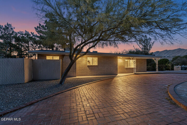 Property Photo: 2201 N Campbell Street TX 79902