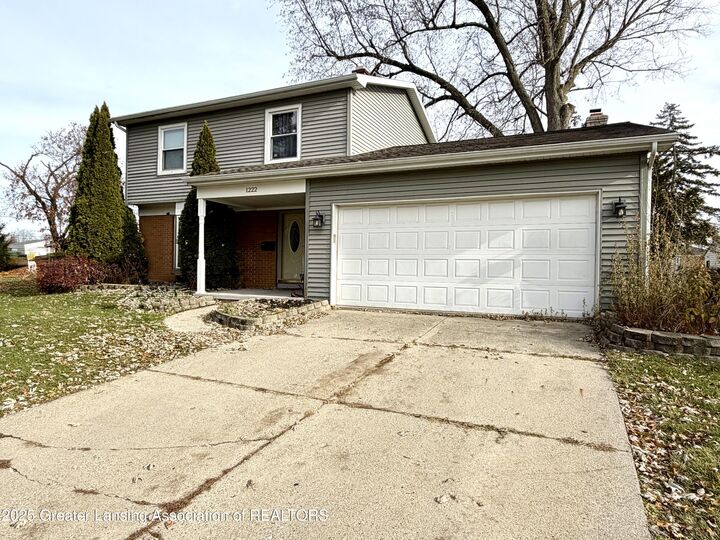 Property Photo:  1222 Ravenswood Drive  MI 48917 