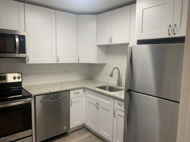 Property Photo: 344 Potomac Dr Ondo 344 NJ 07920