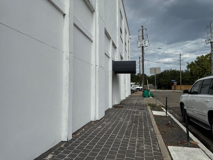 Property Photo: 400 W Texas Avenue 6 TX 77520