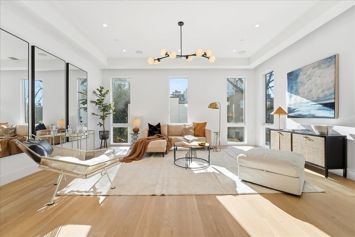 Property Photo:  105 Laidlaw Ave 3  NJ 07306 