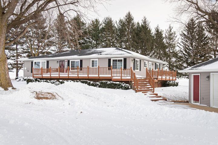 Property Photo:  10672 Willow Road  IA 50681 