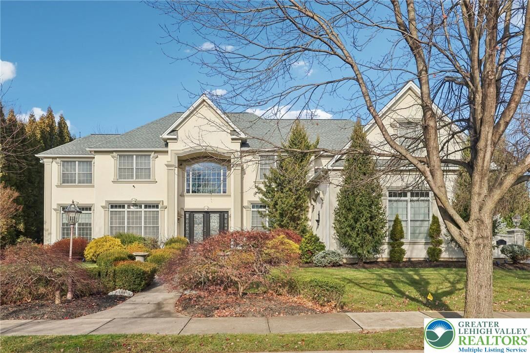 Property Photo:  25 Saddle Lane  PA 18045 