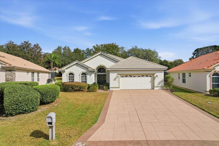 Property Photo: 1683 N Shadowview Path FL 34442