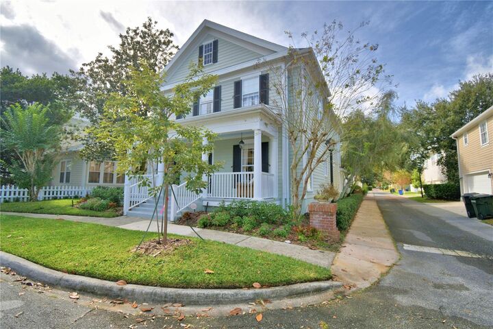 Property Photo:  908 Yew Court  FL 34747 