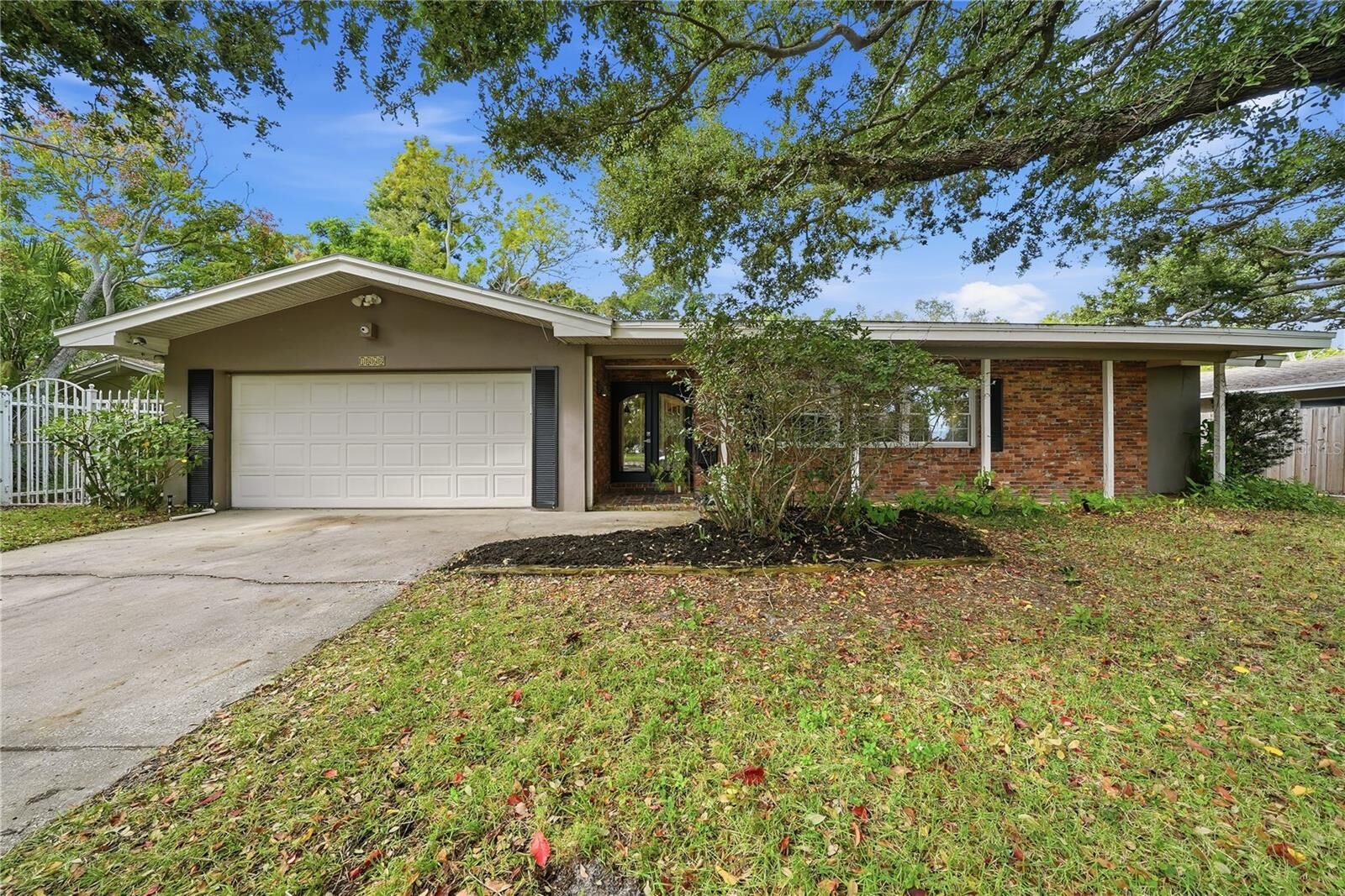Property Photo: 1868 Juarez Way S FL 33703