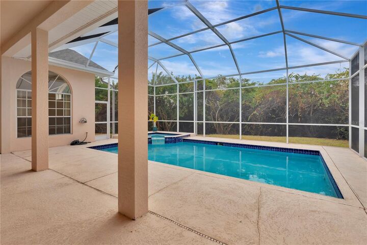 Property Photo: 731 Waterside Court FL 34689