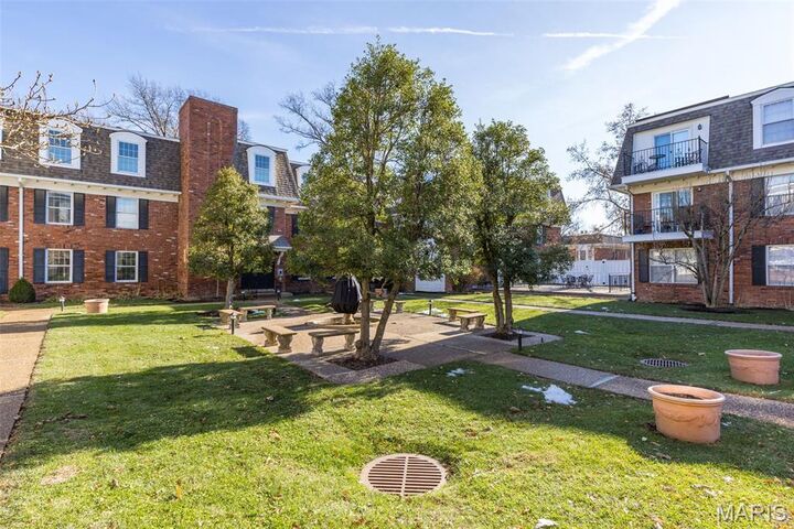 Property Photo:  524 N Kirkwood Road 2B  MO 63122 