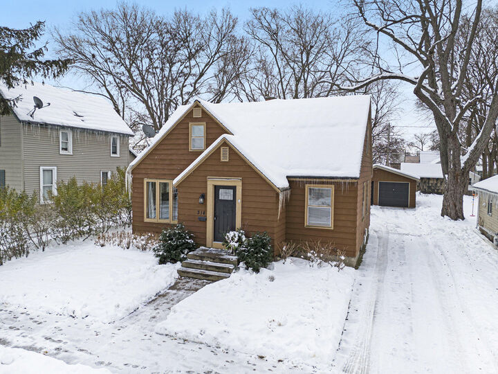 Property Photo:  314 W 14th Street  MI 49423 