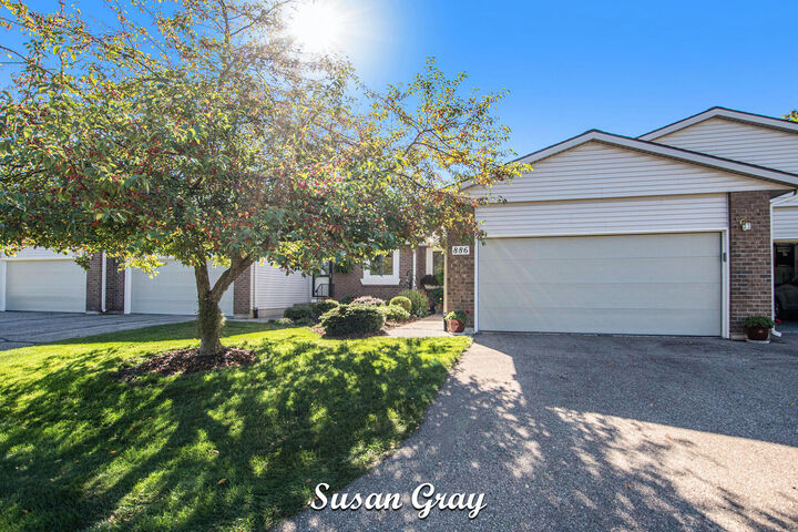 Property Photo:  886 Creekridge Drive  MI 49423 
