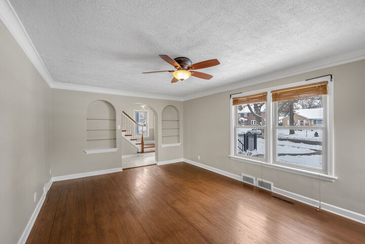 Property Photo:  1103 S Evergreen Avenue  IL 60901 