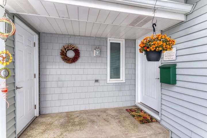 Property Photo: 1010 W Haven Drive IL 60005