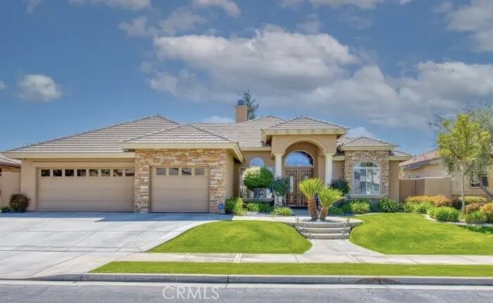 Property Photo:  9905 Lightner Way  CA 93311 