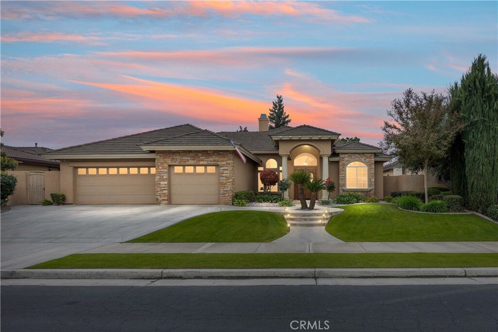 Property Photo: 9905 Lightner Way CA 93311