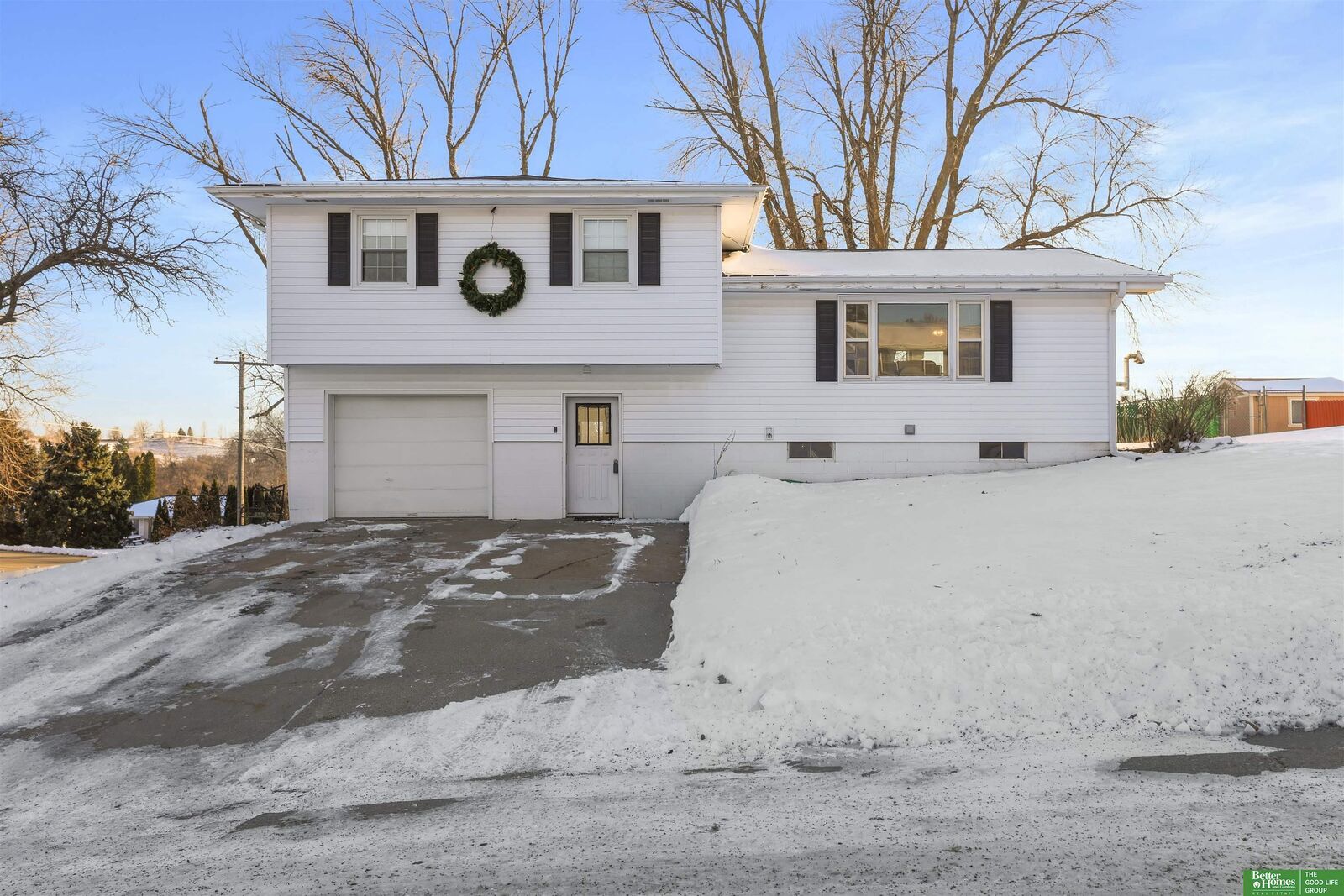 Property Photo:  2001 Hampton Drive  NE 68061 