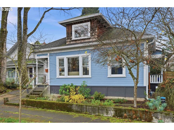 Property Photo: 832 N Emerson St OR 97217