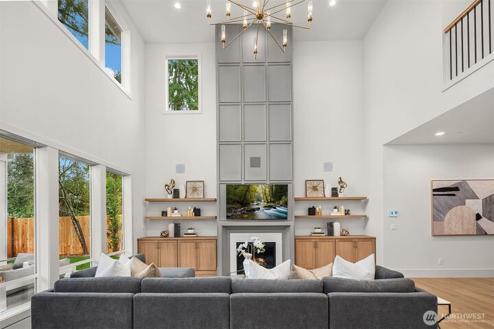 Property Photo: 16424 NE 17th Place WA 98008