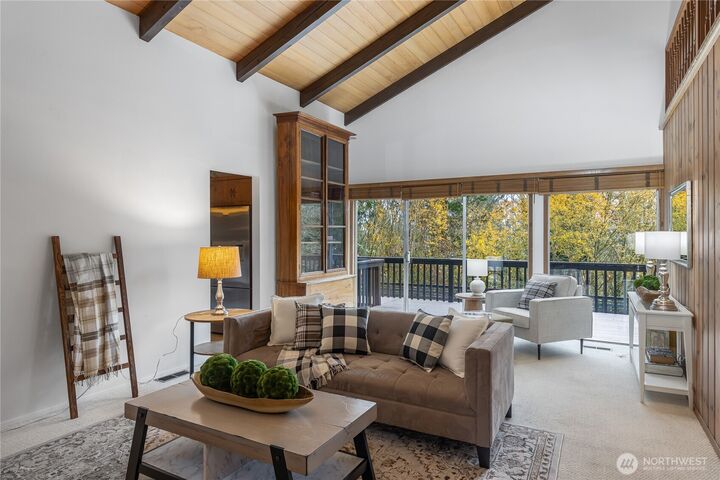 Property Photo:  16521 NE 1st Place  WA 98008 