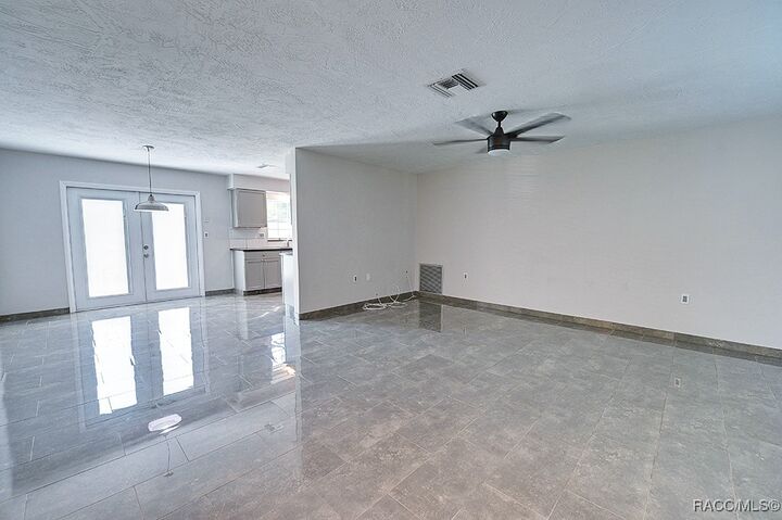 Property Photo: 227 S Jefferson Street FL 34465