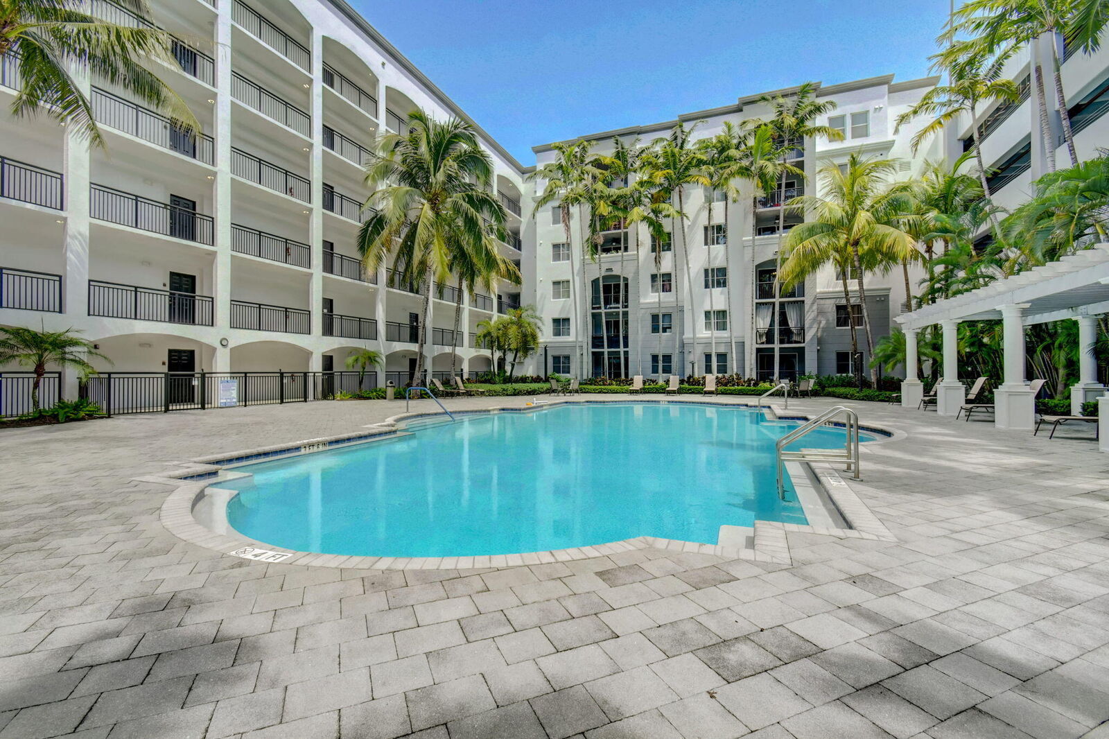 Property Photo:  1660 Renaissance Commons Boulevard 2627  FL 33426 