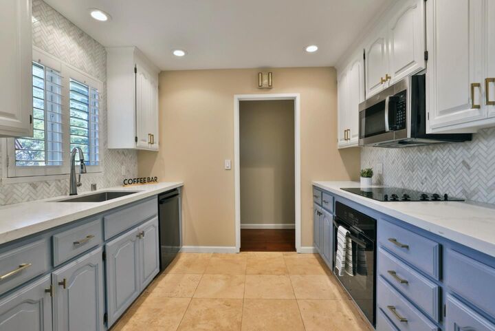 Property Photo: 4898 Caroline Way CA 95124