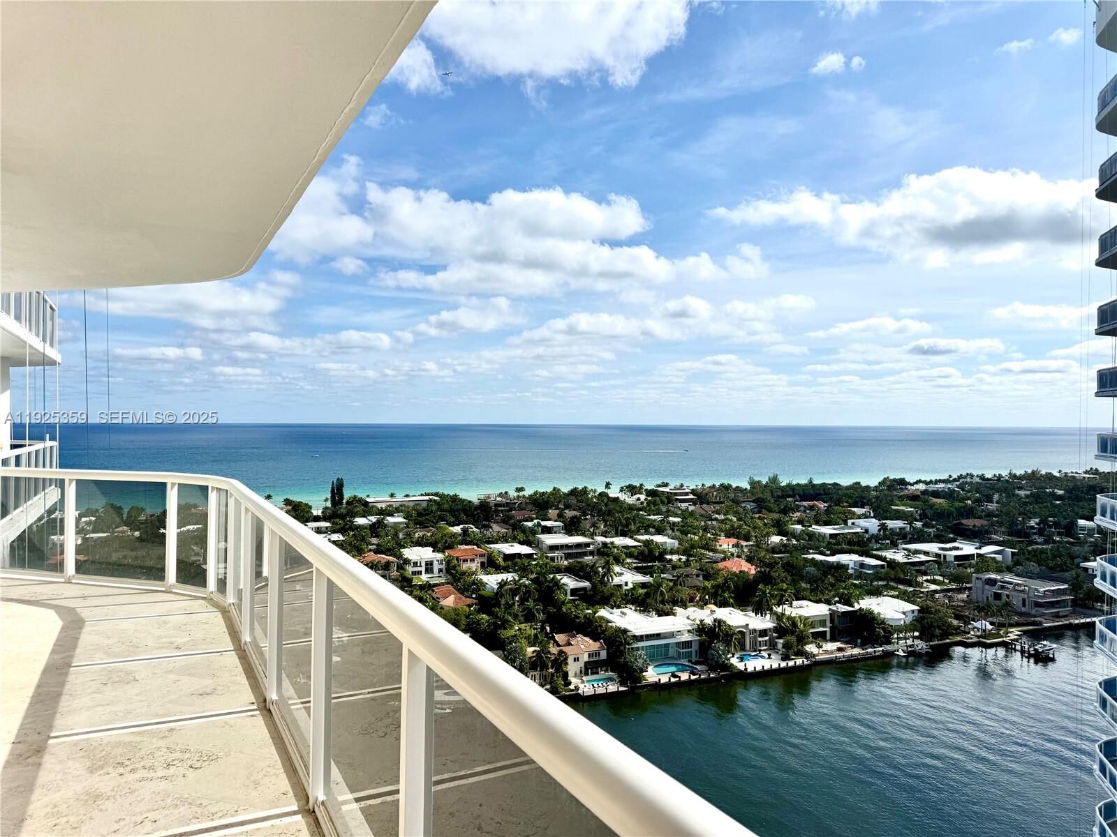 Property Photo: 3801 NE 207th St 2503 FL 33180