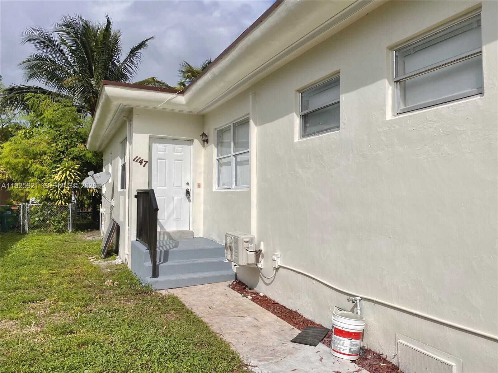 Property Photo:  1147 NE 113th St 1147  FL 33161 