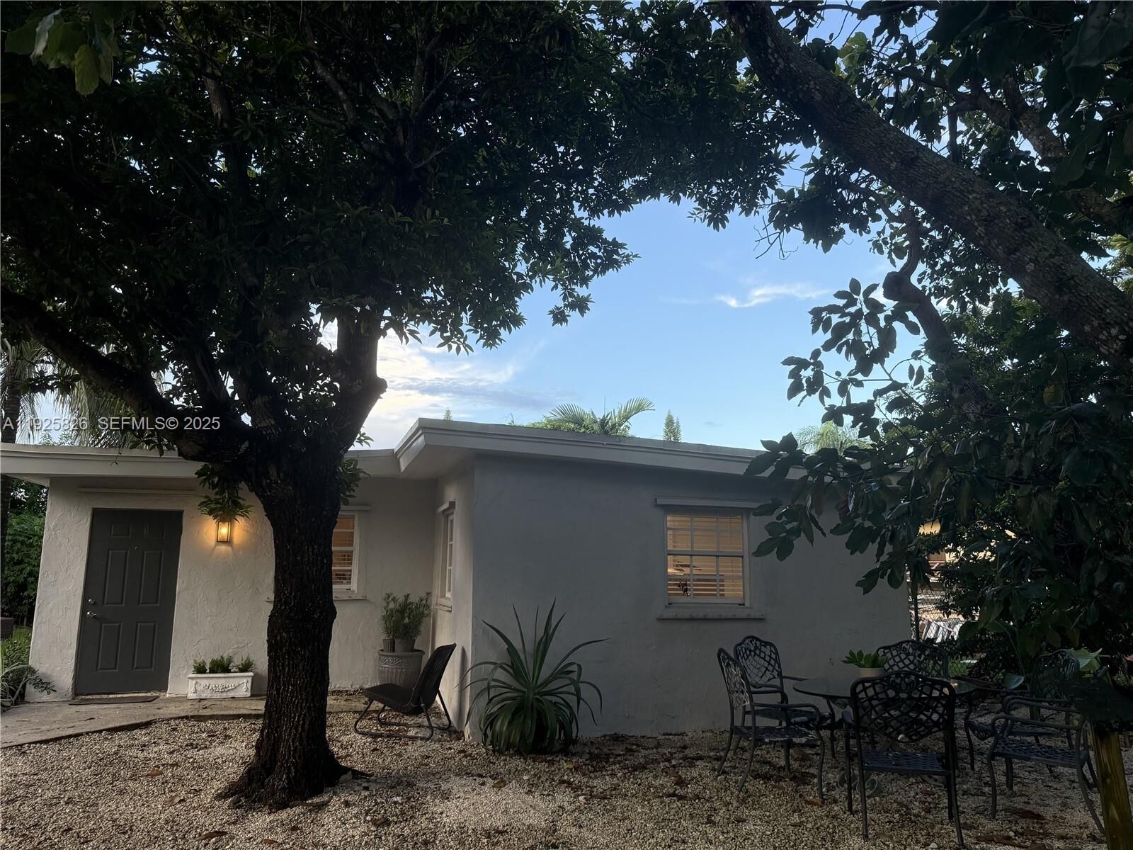 Property Photo: 9855 SW 62nd St FL 33173