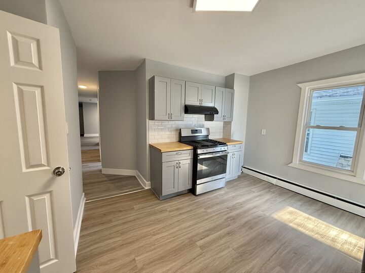 Property Photo: 748 Maple Street 3 CT 06608