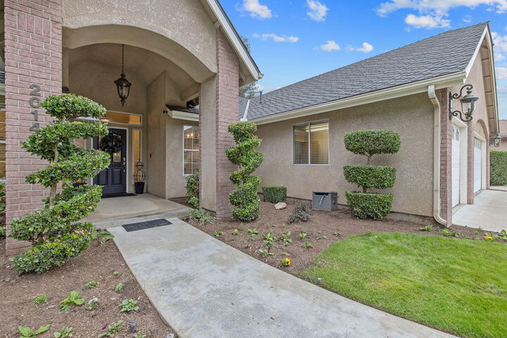 Property Photo: 2014 S Tommy Court CA 93277
