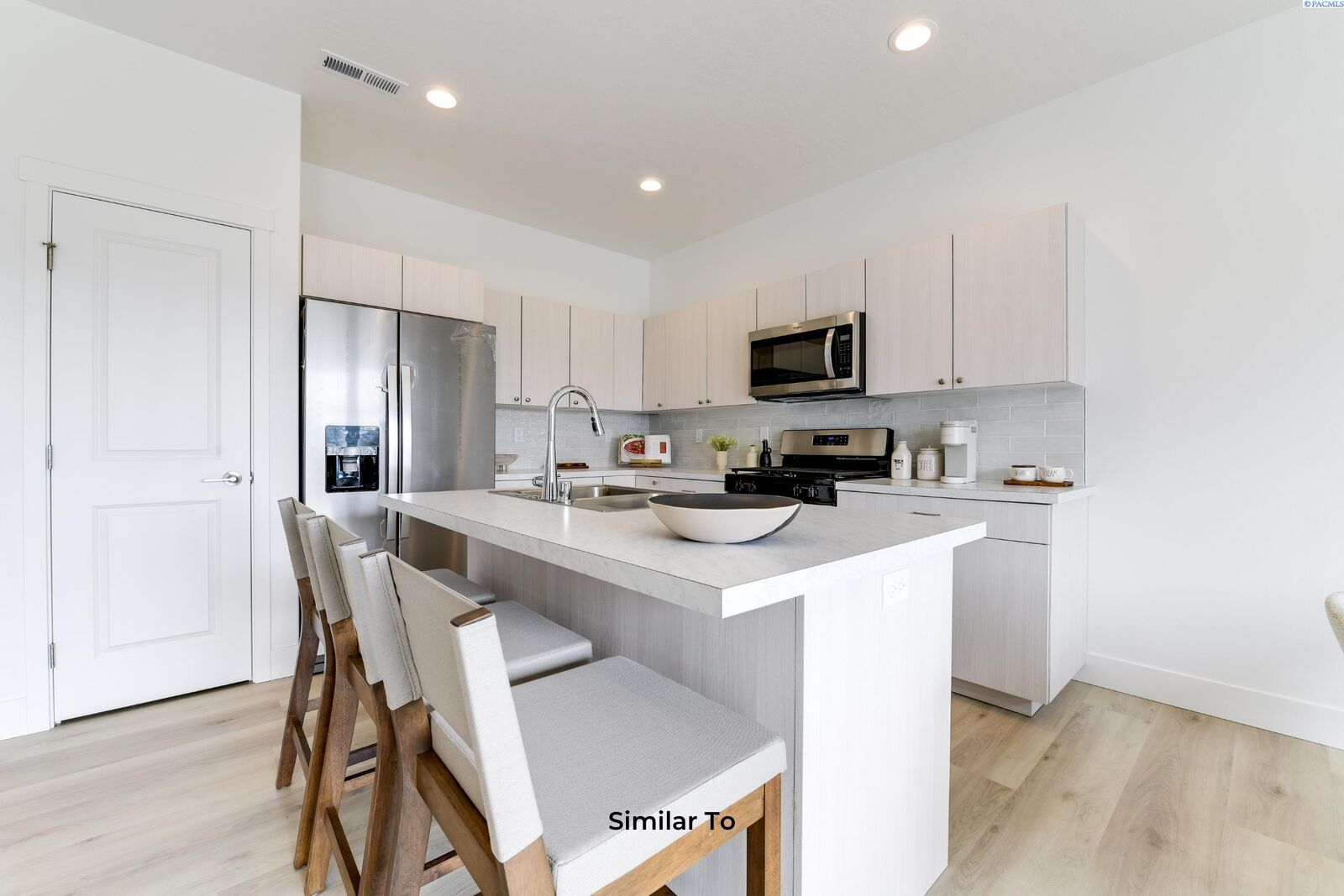 Property Photo:  4521 Road 114  WA 99301 