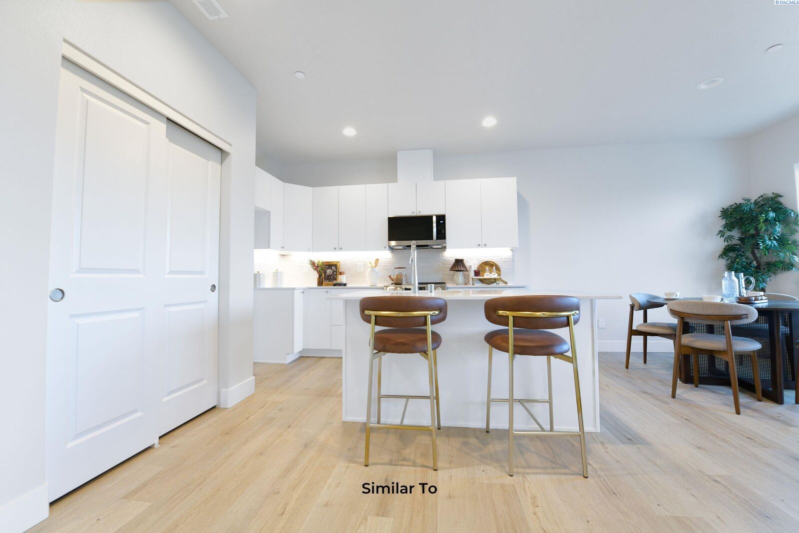 Property Photo: 4521 Road 114 WA 99301