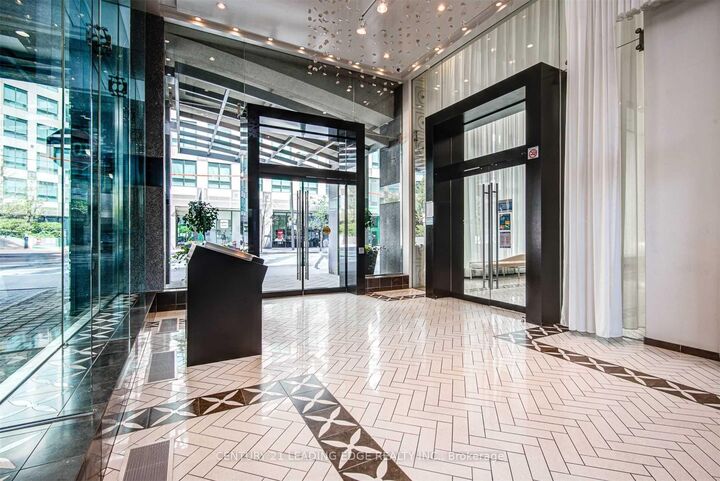 Property Photo:  20 Blue Jays Way 2011  ON M5V 3W6 