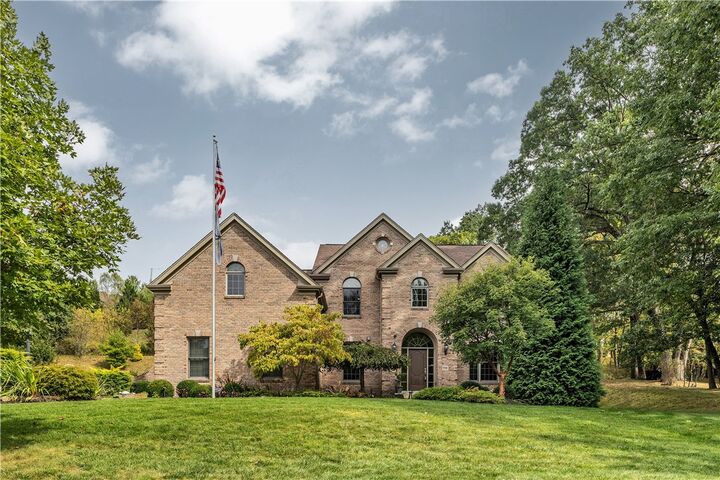 Property Photo: 110 Merlin Dr PA 15317