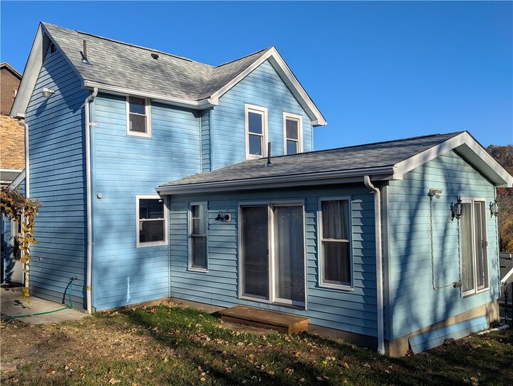 Property Photo:  511 West St  PA 15063 