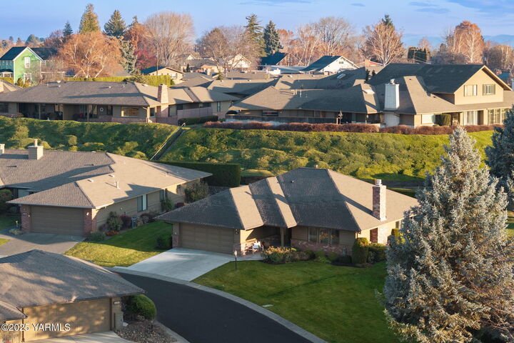 Property Photo: 101 N 48th Ave 38 WA 98908